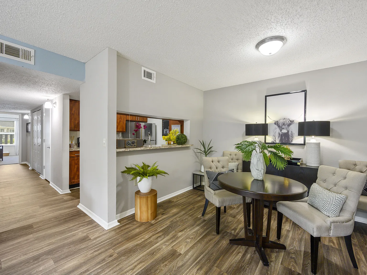 Paddock Club Apartments — Photo 3