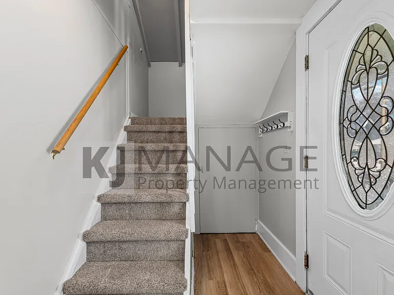 2460 2nd St — Photo 5
