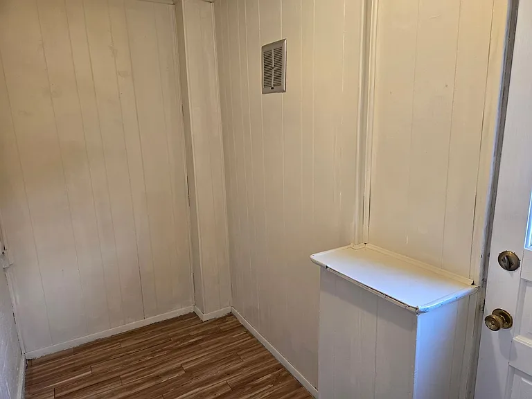 839 E. Walnut St. — Photo 13
