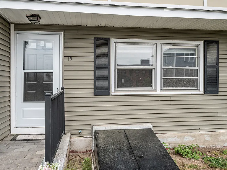 Princeton Court Apartments — Photo 38