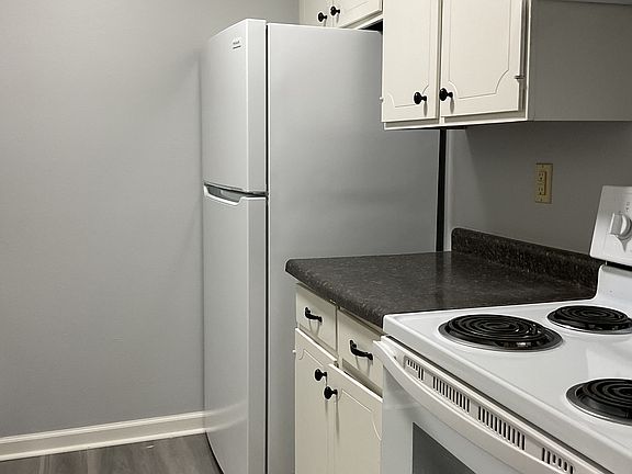 2nd image of 210 19th St NE #11394802