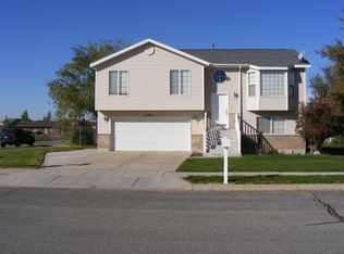 2091 N 2400 W, Clinton, UT 84015