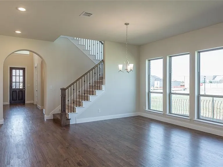 560 Thoroughbred Ave — Photo 15