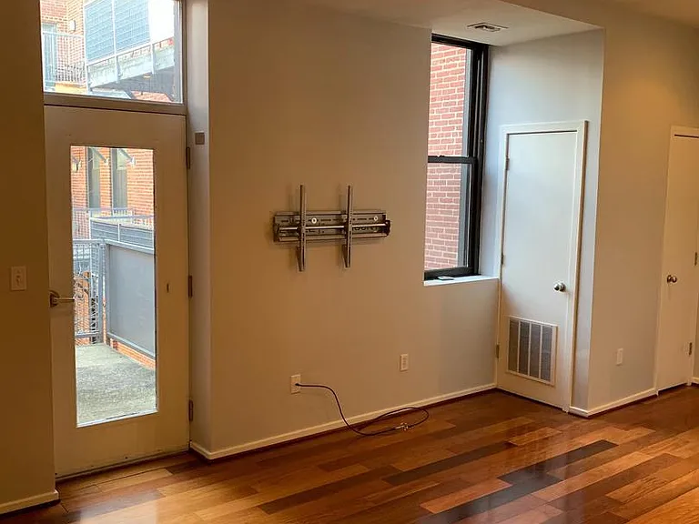 1211 Light St #204 — Photo 11