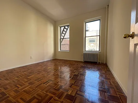 Rented by HOLTON REAL ESTATE INC. | media 7