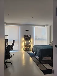 Rented by R New York