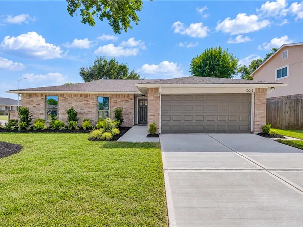 10012 Hummingbird St, La Porte, TX 77571