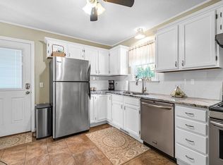 21 Schuyler Dr, East Longmeadow, MA 01028