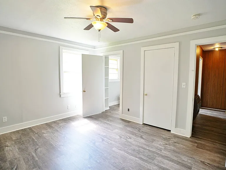 330 W 41st St — Photo 10