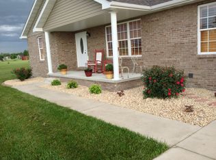 5 Len Dr, Highland, IL