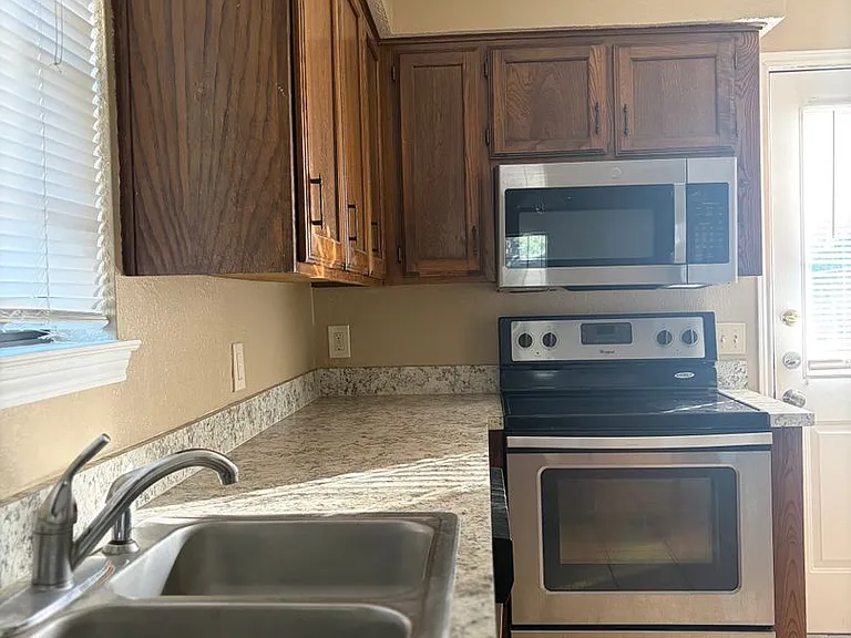 2530 Indigo Ln — Photo 3
