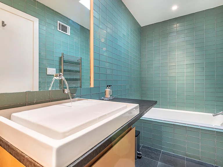 111 W Charlton St — Photo 33