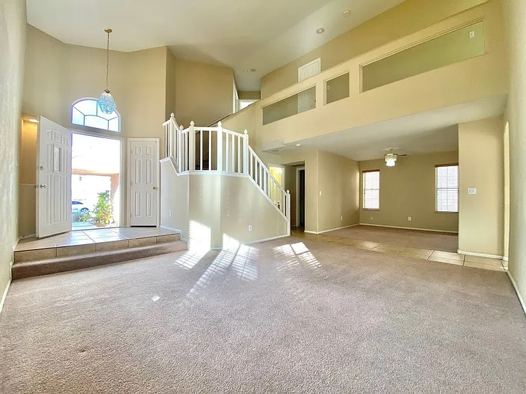 8009 Dover Shores Ave — Photo 4
