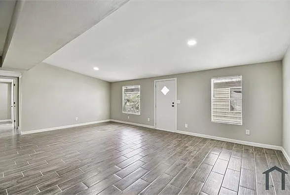 10625 Bay Hills Cir — Photo 8