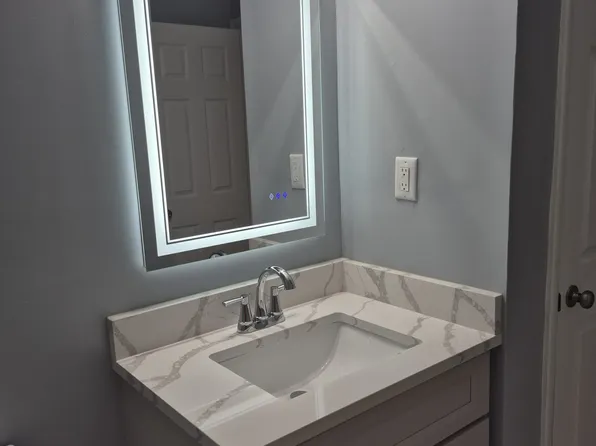960 E 85th St APT 1N, Chicago, IL 60619