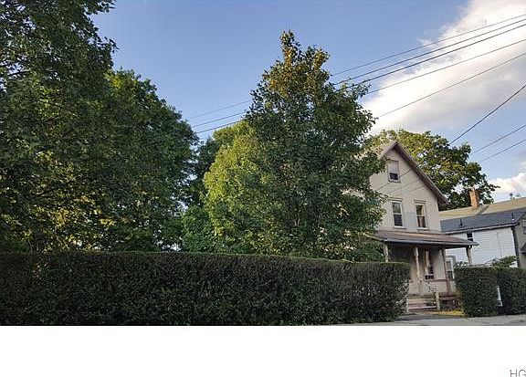 2nd image of 220 Depew Ave