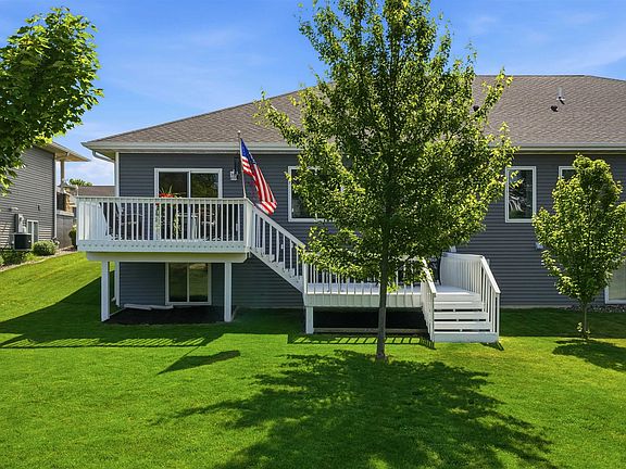 3rd image of 2285 Helle Dr