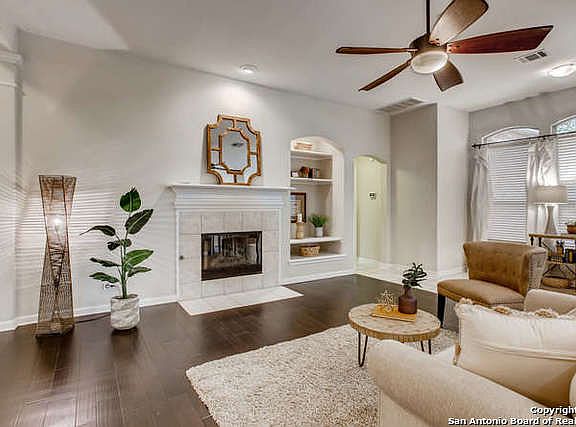 5th image of 118 Antler Cir