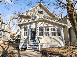 931 Wesley Ave, Evanston, IL 60202