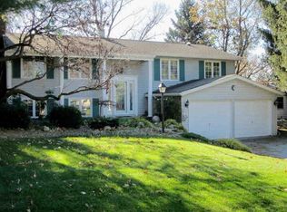 17832 Tallyho Dr E, South Bend, IN