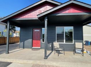 413 SW 11th St, Redmond, OR 97756