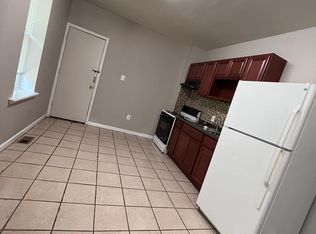 6063 Upland St, Philadelphia, PA 19142