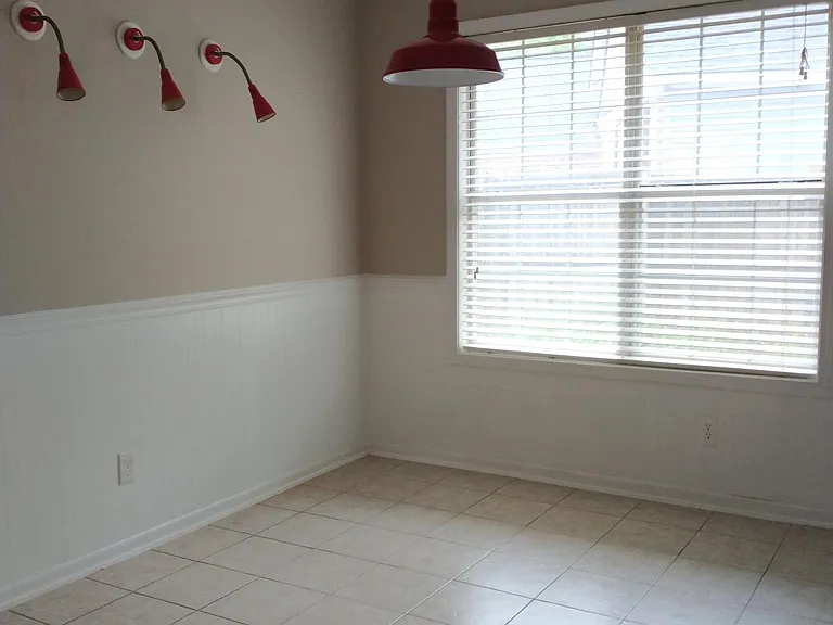 2390 Manor Oak Ct — Photo 4