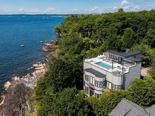 33 Eastman Way, Burlington, VT 05401