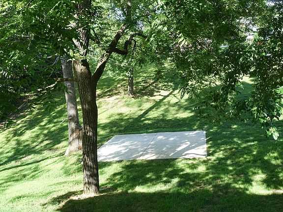 5th image of 127 Helen Pl