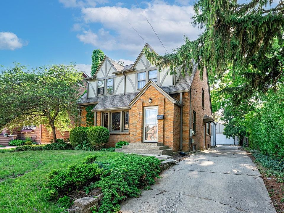1st image of 208 Robert Ave