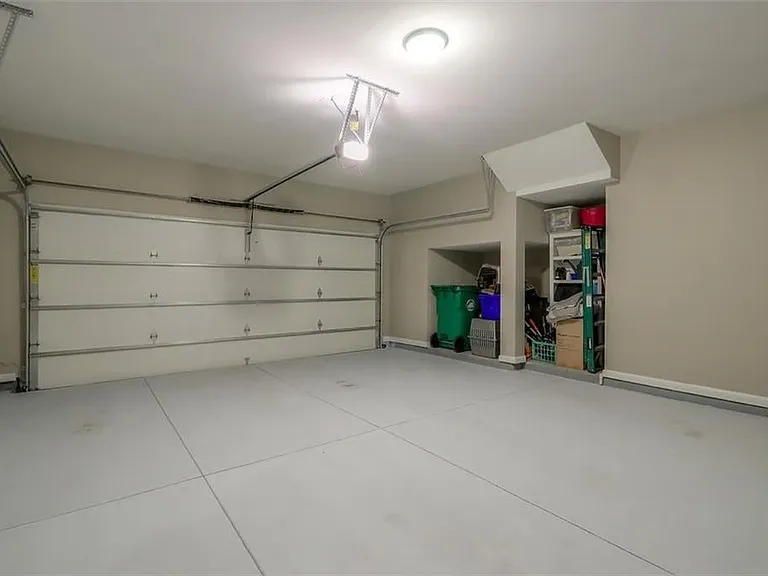 1317 Dover Cir NE — Photo 37