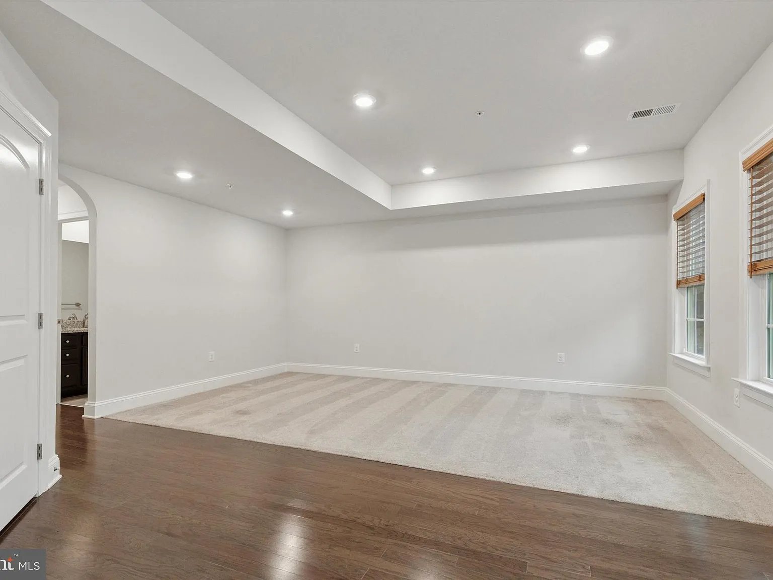 3 bed, 2.5 bath, 2920 sqft, $3,100 — Photo 2