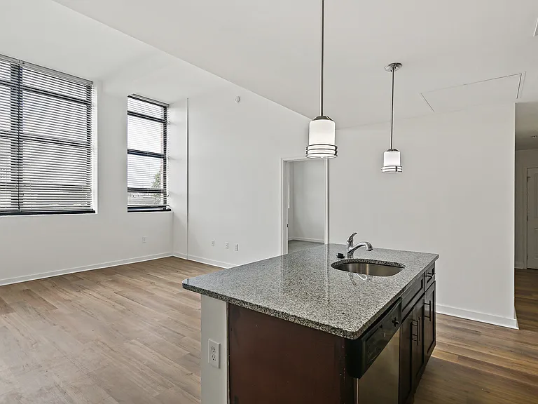 101 S Ellwood Ave — Photo 1