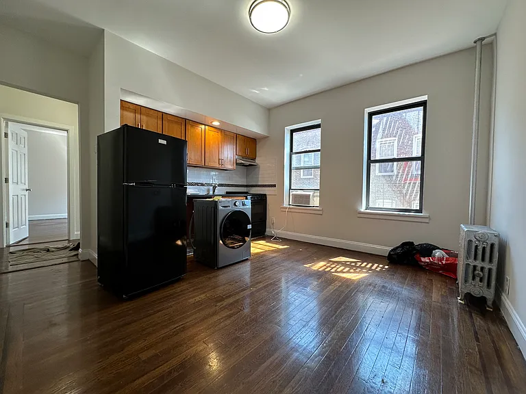 45-19 42nd St #3E — Photo 1