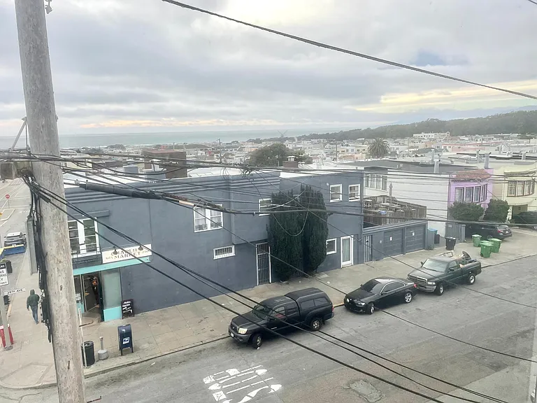3350 Judah St #3 — Photo 8