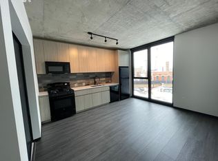 1380 W Randolph St #100, Chicago, IL 60607