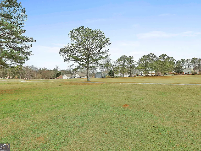 544 Sullivan Rd — Photo 30