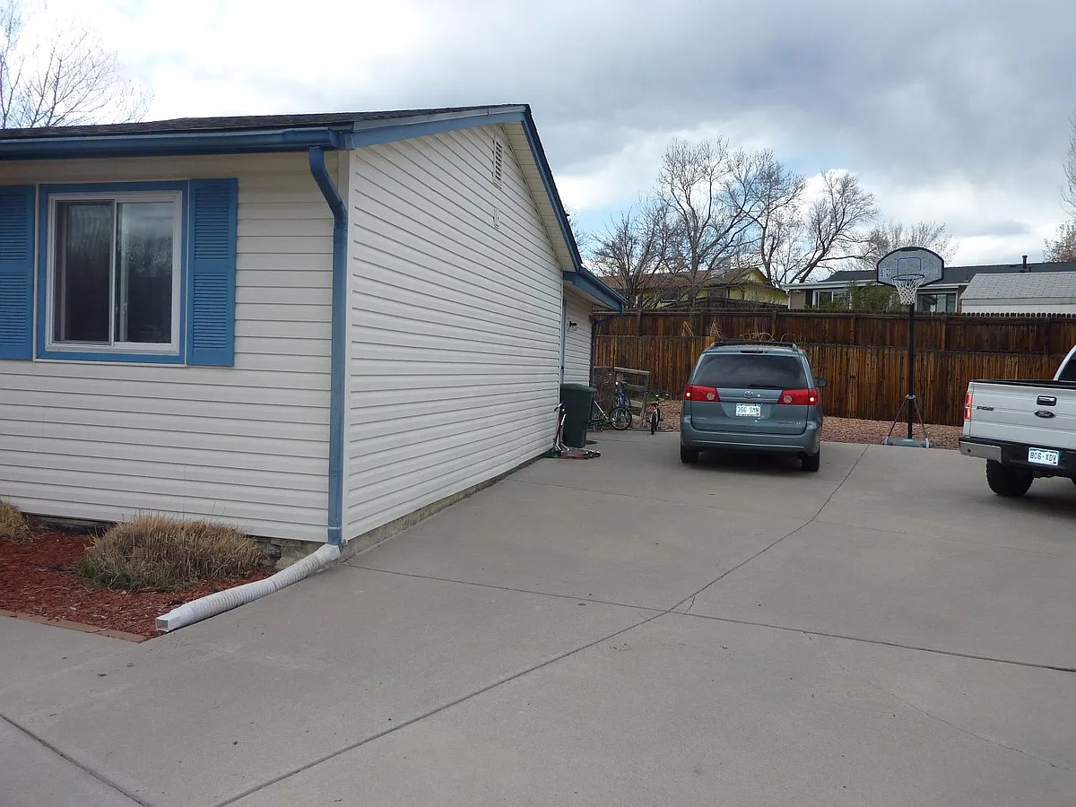 Building Photo - 18953 W 61st Pl