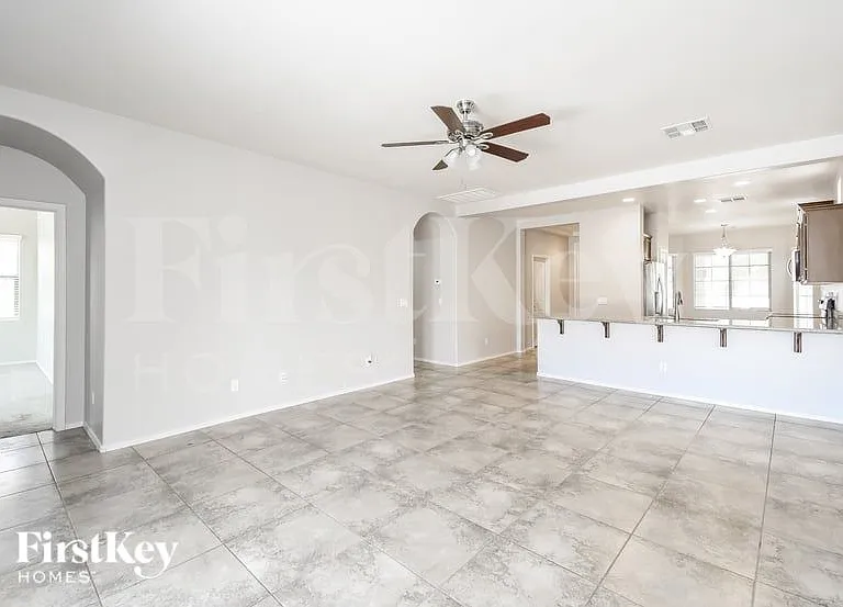 4191 E Velasco St — Photo 3