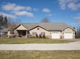 66721 Barrett Hill Rd, Cambridge, OH 43725