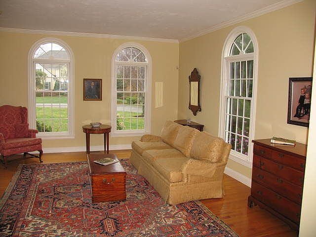 2nd image of 4 Eastbrook Farm Ln