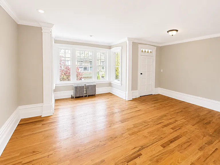 500 Park Ave — Photo 18