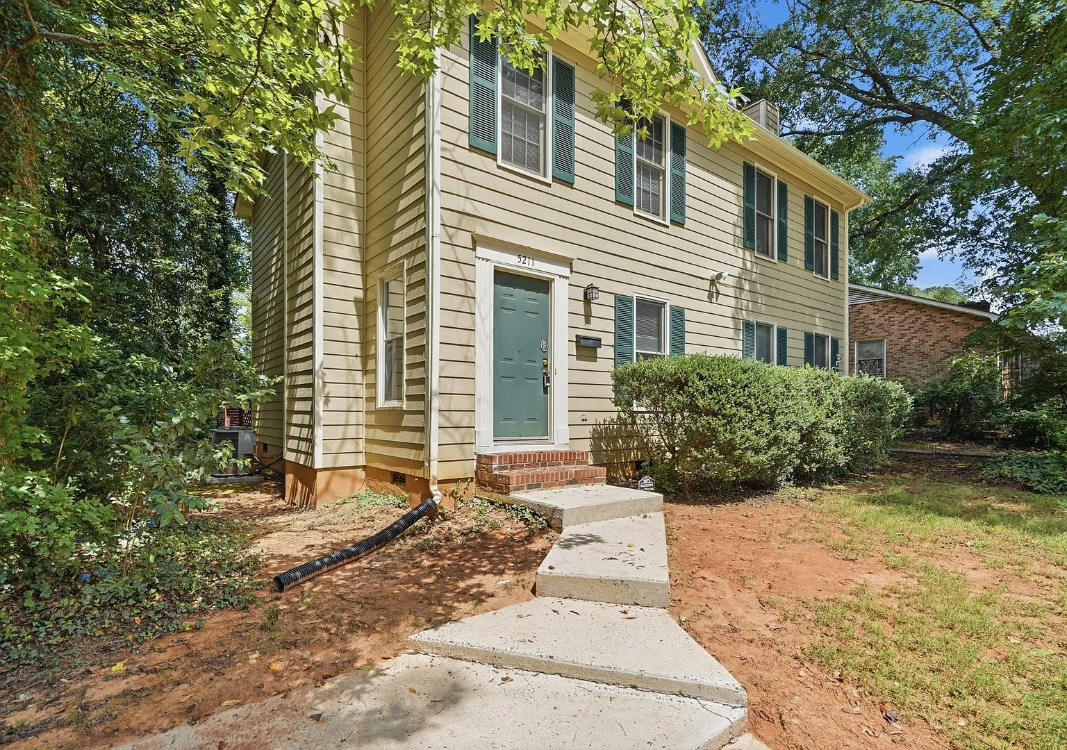 Spacious 2-Bedroom, 2.5-Bath in Oakhurst — Photo 2