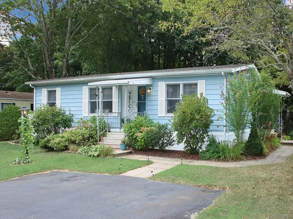 6 Country Club Trail, Killingworth, CT 06419