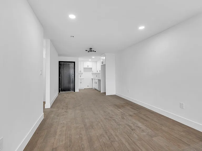 74 Broadway St — Photo 18