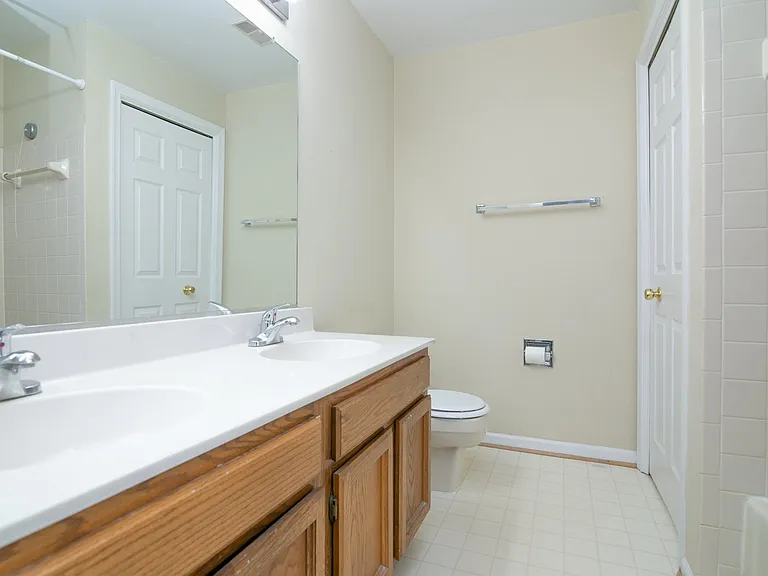 10706 Kings Riding Way #101-18 — Photo 15