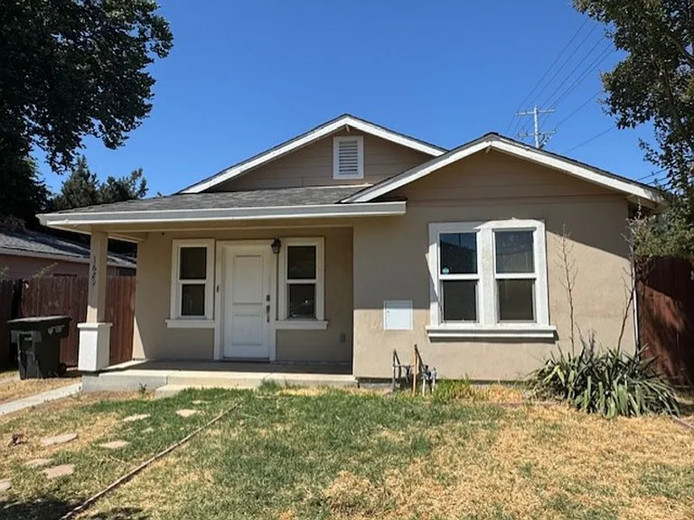 1629 Basler St — Photo 1