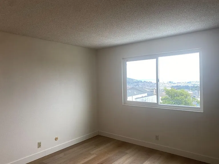 81 Camelot Ct — Photo 21