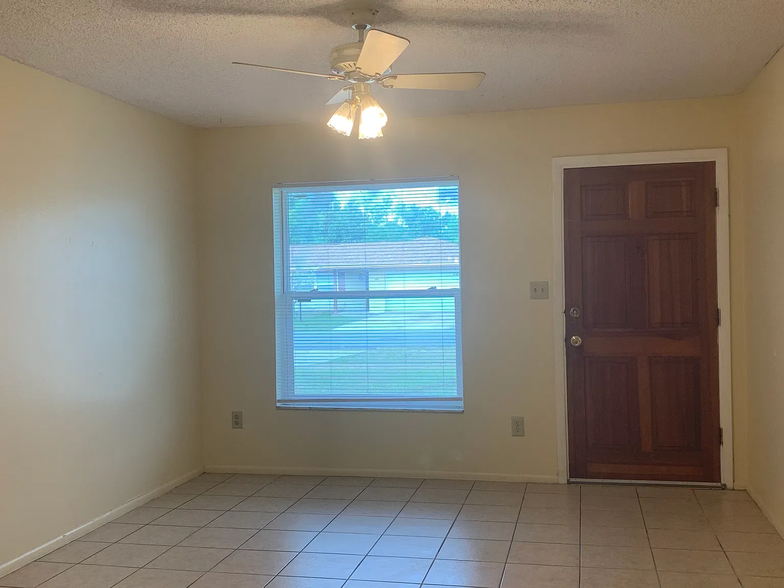 2/1 Half Duplex in Deltona near Deltona Blvd., $1450/month! — Photo 4