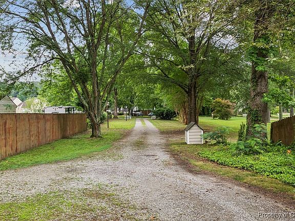 4th image of 6512 Walter Reed Dr